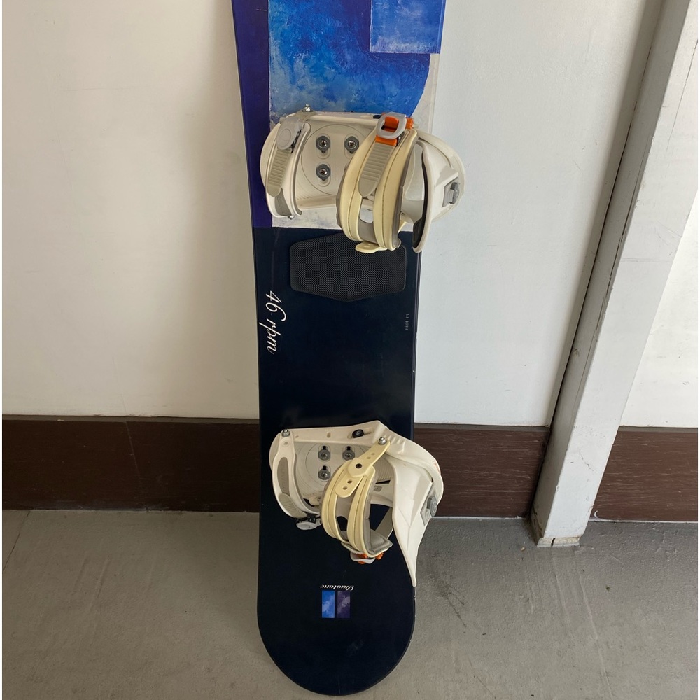 ❄️ Duotone Snowboard size 146cm With s/m burton Bindings